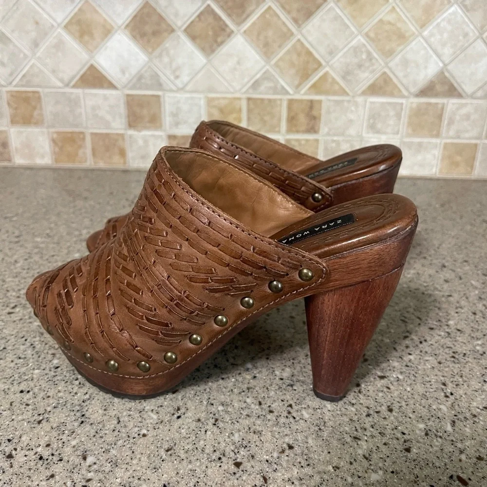 Zara Women’s Peep Hole Brown Leather Wooden Heel Size 37 - Picture 2 of 12